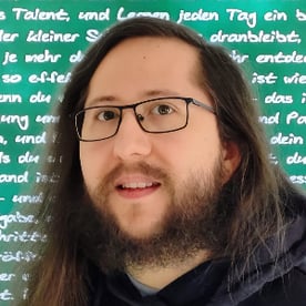 Michael K. gibt Nachhilfeunterricht für Mathematik und Chemie