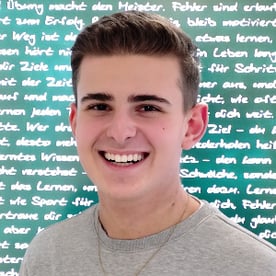 Enio L. gibt Nachhilfe für Mathematik, Deutsch und Englisch